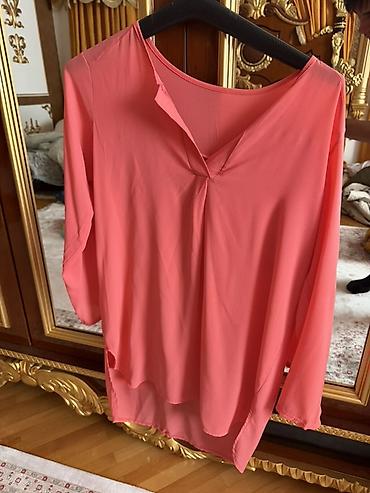 Qadın bluzası – şaftalı/korall rəng - Material: yüngül, axıcı
