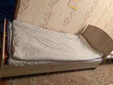 Продам односпальную кровать б/у хорошего качества