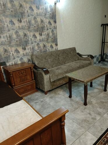 Uzunmüddətli kirayə mənzillər: Uzunmüddətli kirayə mənzil – tam mebellə - Geniş və işıqlı otaq — 16