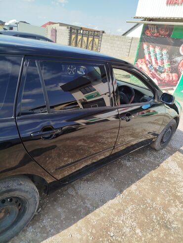 дом на обмен: Toyota Corolla: 2003 г., 1.5 л, Автомат, Газ, Универсал