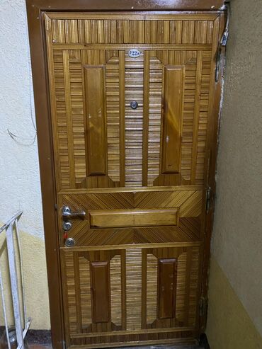 бу двери деревянные: Входная дверь, цвет - Бежевый, Б/у, 195 * 85, Самовывоз