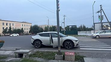 geely электромобиль: Kia EV6: 2022 г., Автомат, Электромобиль, Кроссовер — 3