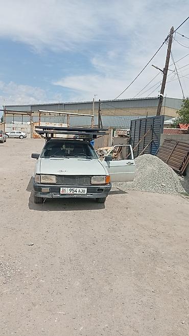 Audi 80: 1986 г., Седан