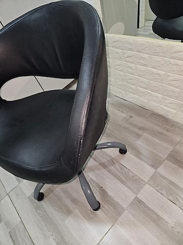 Salon, tibbi mebel: Dairəvi formalı salon/ofis kreslosu - Material: qara süni dəridən — 4