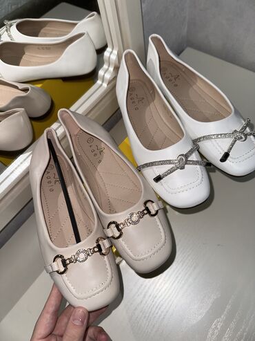 кошельки женские лакированные: Туфли цвет - Белый