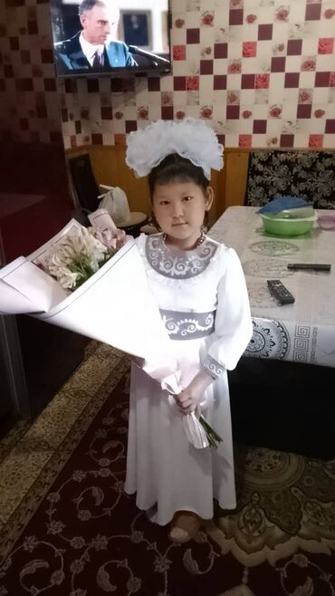 Платья: Детское платье, цвет - Белый, Б/у