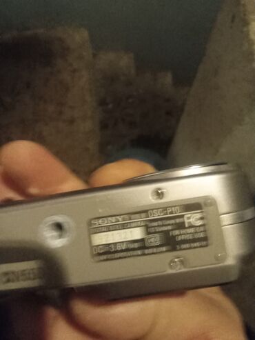 Fotokameralar: Sony Cyber-shot DSC-P10 rəqəmsal fotoaparat Xüsusiyyətlər: - Model — 18