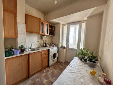 трубы для мебели: 1 комната, 30 м², Индивидуалка, 4 этаж, Косметический ремонт
