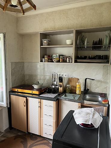 каинде: 3 комнаты, 80 м², 104 серия, 2 этаж — 1