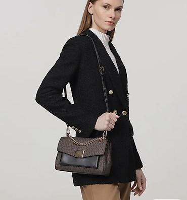 michael korse: Michael Kors çiyin çantası - Model: flap dizaynlı, ön hissədə — 2