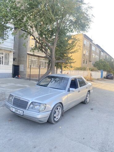 машна мерс: Mercedes-Benz W124: 1994 г., Седан