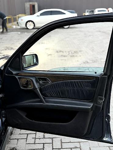 Продажа авто: Mercedes-Benz E-Class: 1997 г., 2.8 л, Автомат, Бензин, Седан — 10