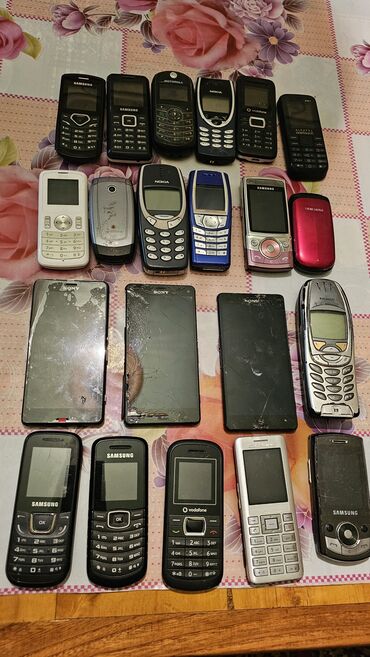мобильные телефоны samsung: Samsung C140, Колдонулган, < 2 ГБ, 1 SIM