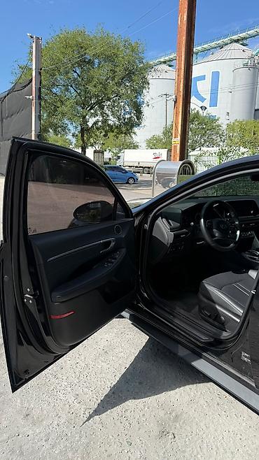 prius 30: Hyundai Sonata (седан, чёрный цвет) Основные характеристики: - Кузов — 9