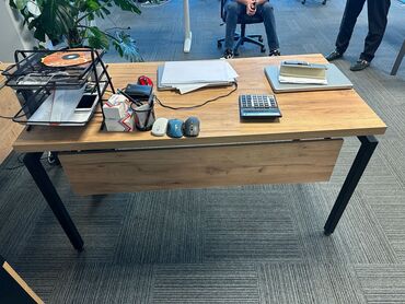 Ofis masaları: İşlənmiş, İşçi üçün, Dördbucaq masa