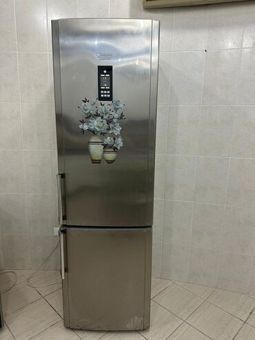 Soyuducular: 2 qapılı Hotpoint Ariston Soyuducu Satılır, rəng - Gümüşü lalafo.az -da Soyuducular: 2 qapılı Hotpoint Ariston Soyuducu Satılır, rəng - Gümüşü