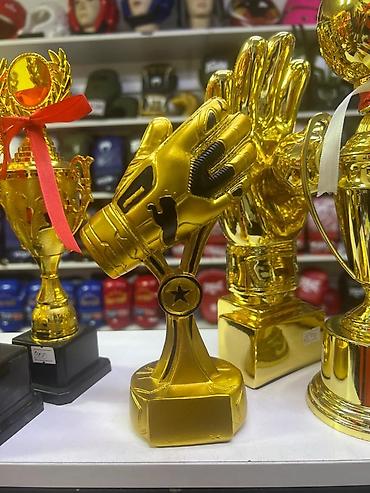 Статуэтки: #Кубки и фигурки-статуэтки для награждения - Материал: золотистый — 1