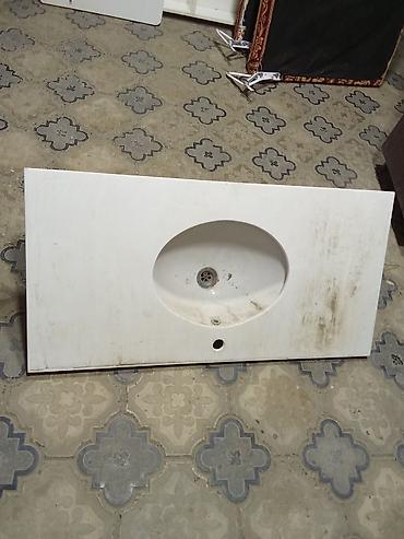 hamam ucun tulpan: Hamam üçün tezgahüstü lavabo paneli - Material: ağ kompozit/daş panel — 1