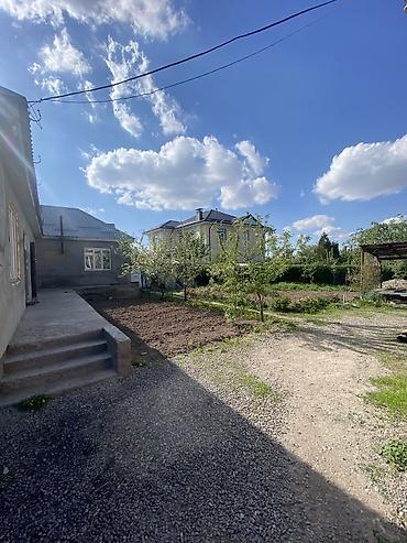 Үйлөрдү сатуу: 6 бөлмө жана андан көп, 100 м², 8 соток, Бишкек, Арча-Бешик ж/м Менчик ээси — 1