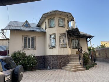 хата джал: 260 м², 9 комнат, Парковка