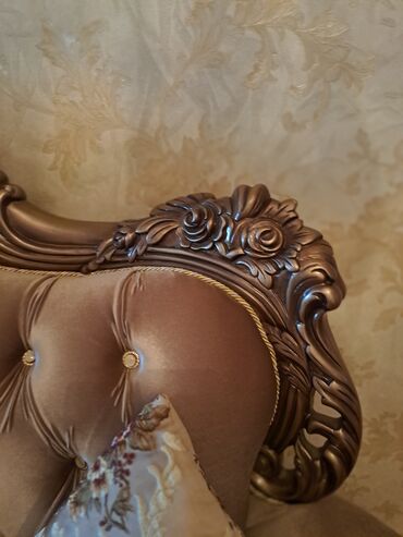 Divan və kreslo dəstləri: Yeni, Klassik divan, Jurnal masası, 2 kreslo — 5