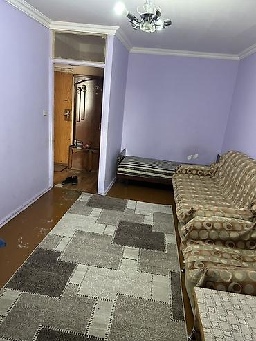 ucuz ev: Rüstəmov 36. Metroya 4-5 dəqiqə piyada məsafədədir. 1 in 2 yə — 2