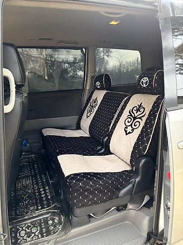 Toyota: Toyota Noah: 2003 г., 2 л, Автомат, Бензин, Минивэн — 6