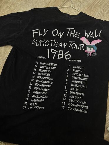 Futbolka və maykalar: •	Модель: футболка с длинными рукавами (Long Sleeve) 	•	Дизайн: на