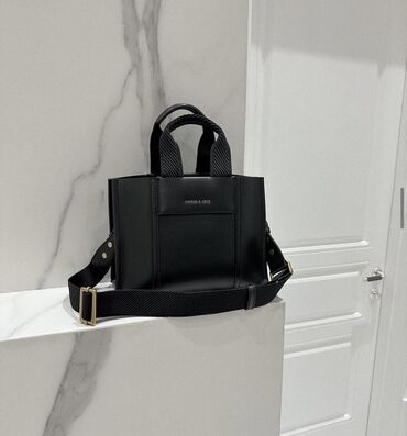 цепь из красного золота 585 пробы: Сумка Charles & Keith, модель-тоут компактного размера в