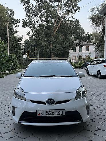 элекро авто: Toyota Prius: 2015 г., 1.8 л, Робот, Гибрид — 1
