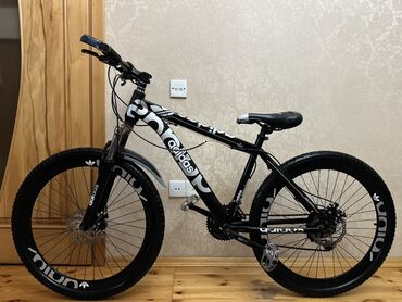 Şəhər velosipedləri: Şəhər velosipedi Adidas, 26", Ünvandan götürmə
