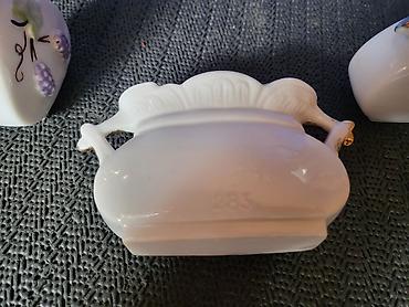 Kuhinjski setovi: Trodelni nov porcelanski dekorativni set 1920g+. Trodelni set — 12