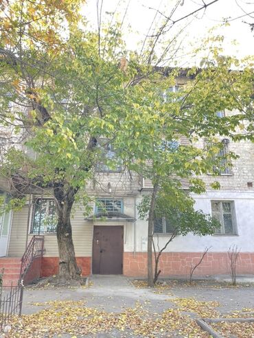 дом в районе политеха: 2 бөлмө, 47 кв. м, Сталинка, 3 кабат, Косметикалык ремонт