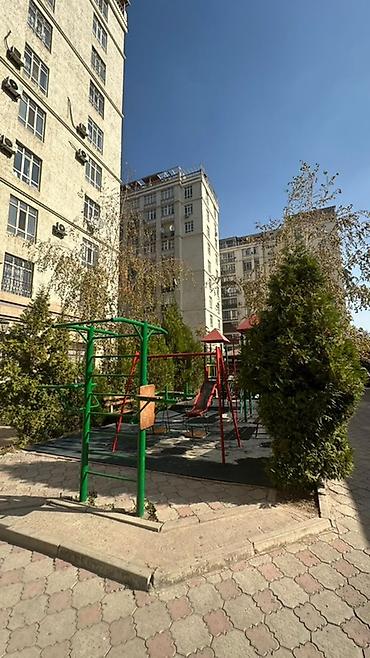 Аренда помещений под детский сад: Просторный закрытый двор современного жилого комплекса. * Тип — 33