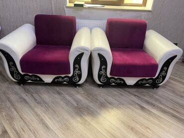 tek divan: Divan, İşlənmiş, Açılmayan, Bazasız, Vеlur parça, Çatdırılma yoxdur
