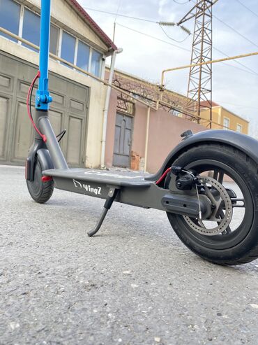 scooter elektron: Scooter Gözəl vəziyətdə evdə yer olmadığı üçün satıram2 speed20-30