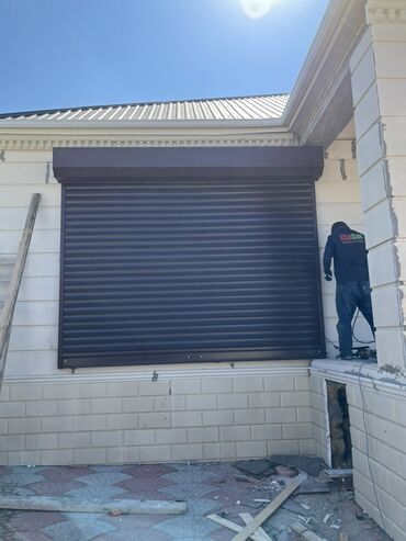 Həyət darvazaları: Darvazalar və qapılar üçün müasir üslubda hazırlanmış rulonlu jalüzlər — 9