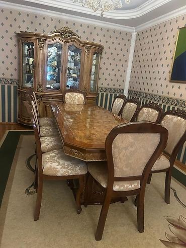 çalışma masa: Qonaq otağı üçün klassik üslubda mebel dəsti təqdim olunur. Dəstə — 3
