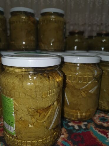 Digər qida məhsulları: Yarpaq . Ağ üzüm yarpağıdır. İncə, kövrək yarpaqdır.Dolması çox — 13