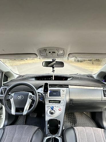 Toyota: Toyota Prius: 2013 г., 1.8 л, Вариатор, Электромобиль, Хэтчбэк — 6