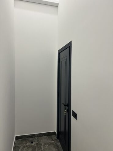 Restoran, kafelər: İcarəyə obyekt – şəhər mərkəzində, tarixi binaların sırasındakı küçədə — 13