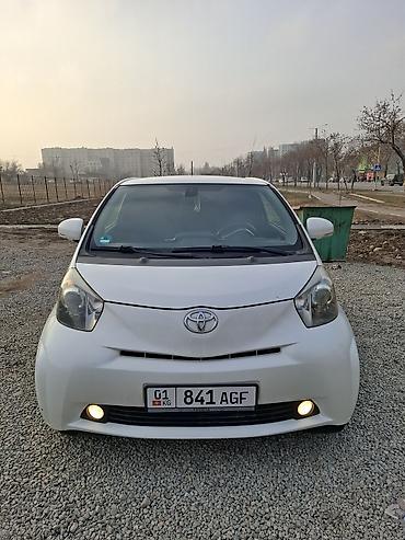 Toyota: Toyota iQ: 2009 г., 1.4 л, Механика, Бензин, Хэтчбэк — 2