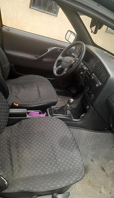 pasat b5: Volkswagen Passat: 1995 г., 2 л, Механика, Бензин, Универсал — 4