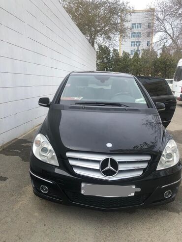 Mercedes-Benz: Mercedes-Benz B 200: 2 l | 2009 il Sedan