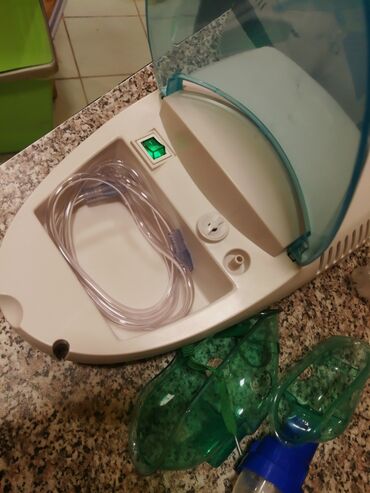 Inhalatori, nebulizatori: Inhalator kompresorski Nebulizer dobar ispravan sa 2 maske. U svojoj — 4