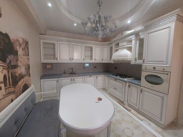 куплю кухню бу недорого: Metbex mebeli uzeri tokme mermer .Masin boyasiyla .700₼ satilir