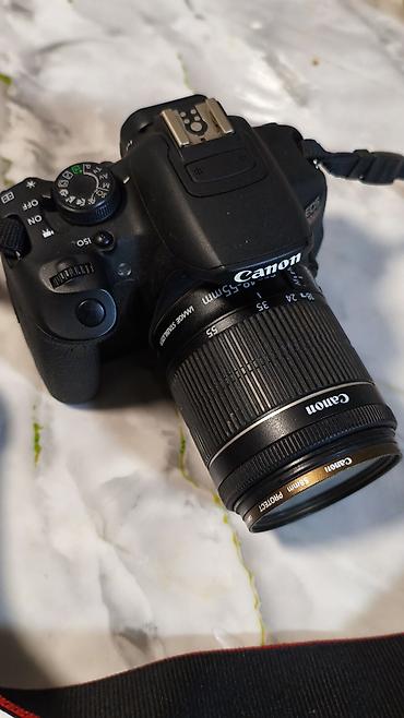 Canon 700 d, с стоковым объективом 18-55, зарядка. 25000 с
