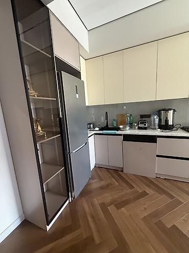 столы и шкафы для офиса: 3 комнаты, 94 м², 12 мкр Элитка, 5 этаж, Дизайнерский ремонт — 10