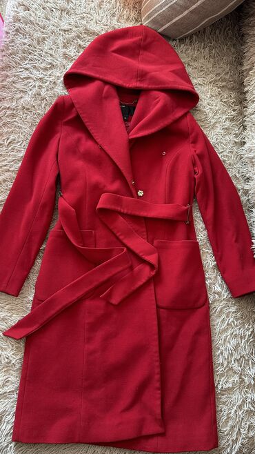 красное пальто: Пальто, S (EU 36), M (EU 38)