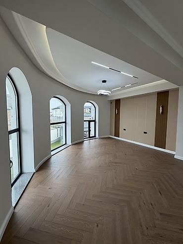 Үйлөрдү сатуу: 6 бөлмө жана андан көп, 360 м², 800 соток, Бишкек, Менчик ээси — 8